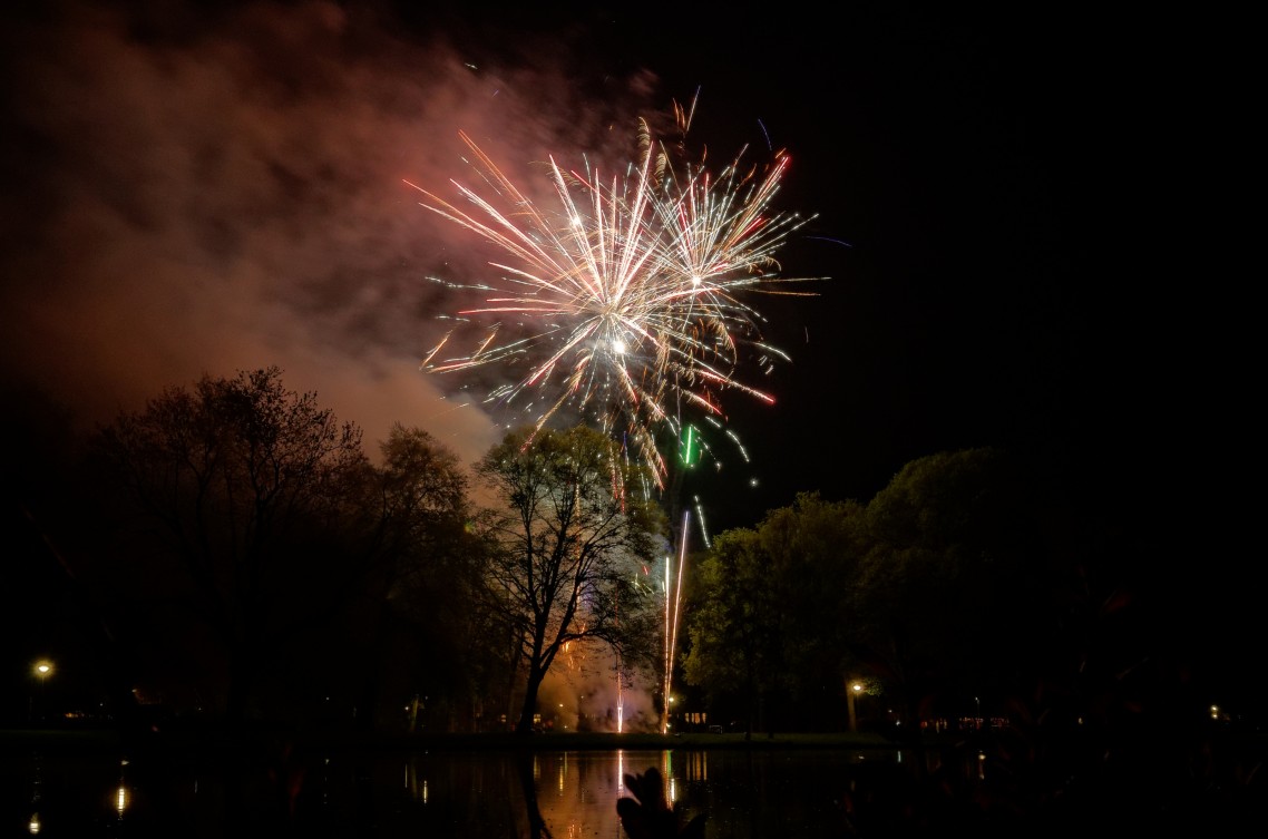 Oranje Vuurwerk Wilhelminapark Koningsdag 2014 - 4