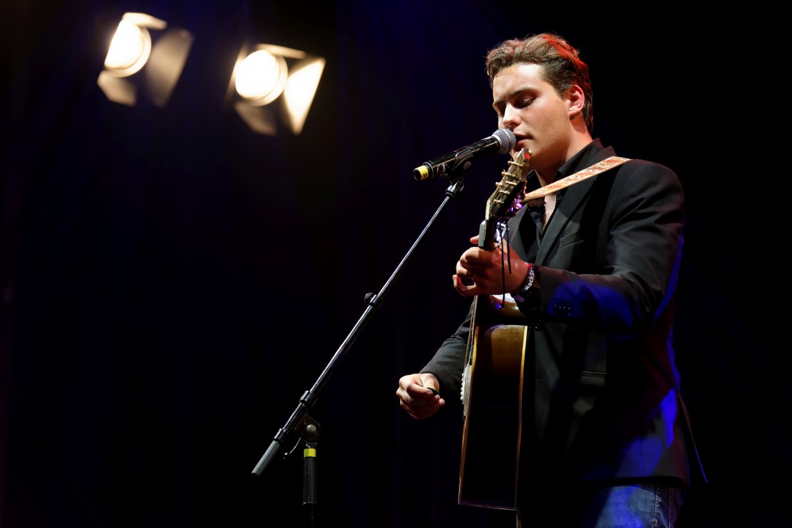 Live in Meppel - Prinsengrachtconcert - Douwe Bob - 1