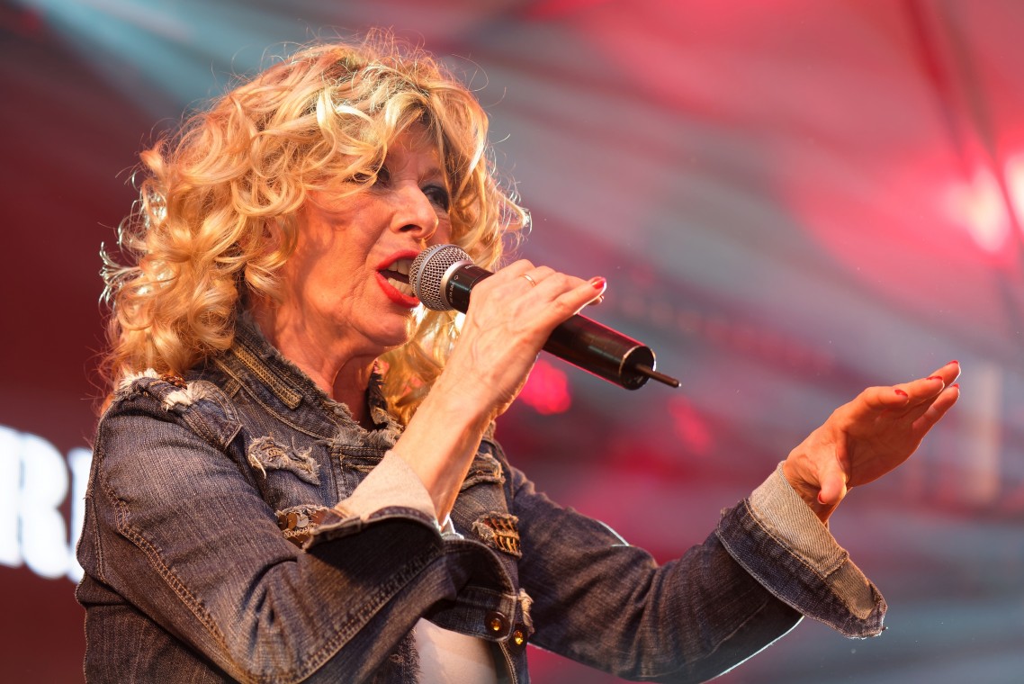 Meezingfestijn Nijeveen 2015 - Bonnie St Claire - 1