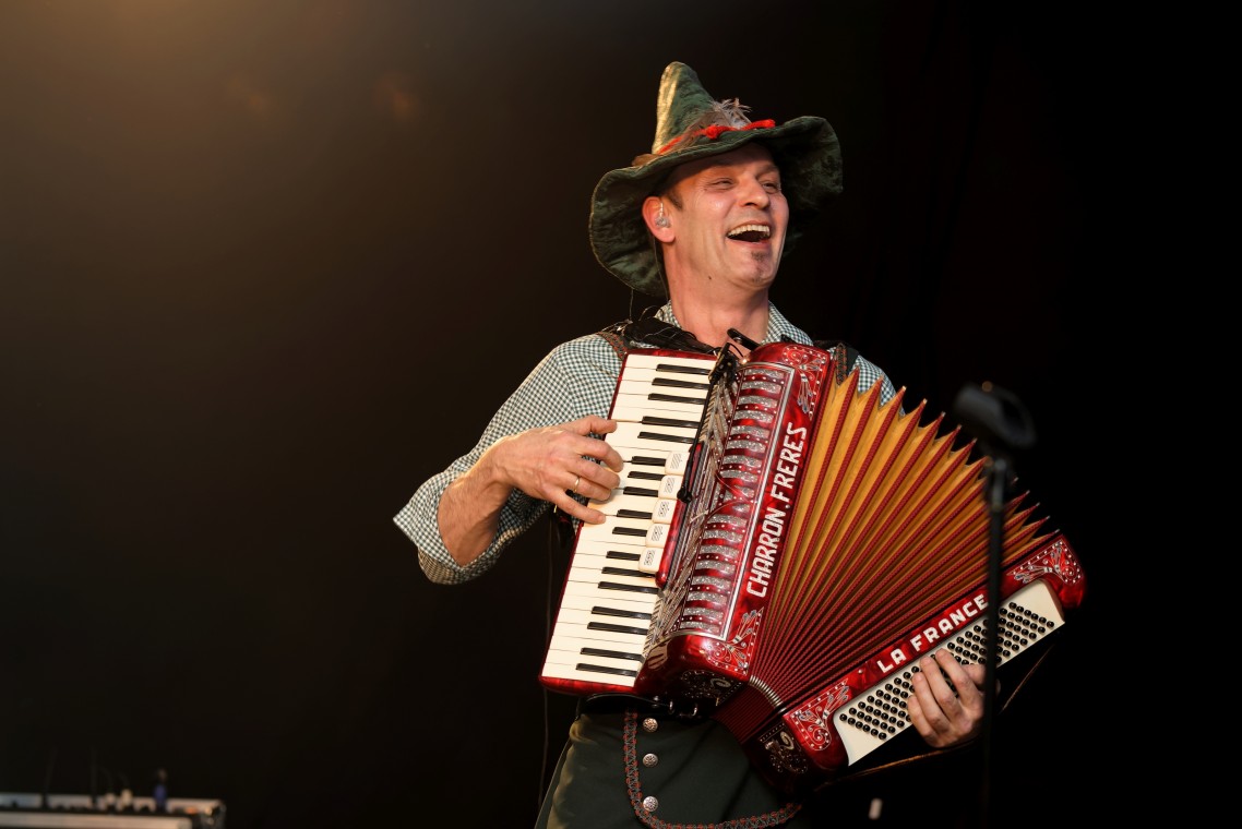 Meezingfestijn Nijeveen 2015 - Papa di Grazzi - 7